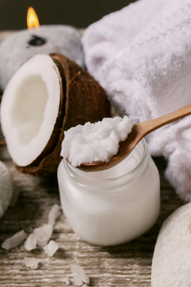 From hair conditioner to a natural moisturizer, coconut oil has been in use since centuries when it comes to beauty and skincare applications, and why not? Packed with antibacterial and moisturizing action, it can work as an amazing natural skincare (and haircare) essential.